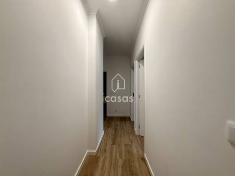 T3 Renovado com Varanda e Garagem Box | Forno – Rio Tinto (Próximo da Areosa)