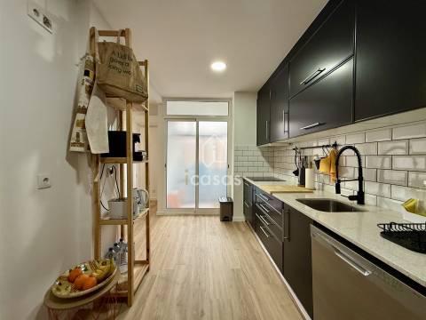 T3 Renovado com Varanda e Garagem Box | Forno – Rio Tinto (Próximo da Areosa)