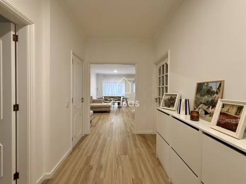 T3 Renovado com Varanda e Garagem Box | Forno – Rio Tinto (Próximo da Areosa)