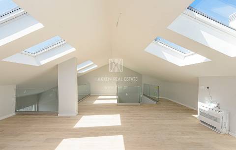 Apartamento T3+1 novo com Mezaninne  na vila de Carcavelos