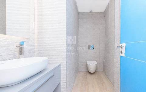 Apartamento T3+1 novo com Mezaninne  na vila de Carcavelos