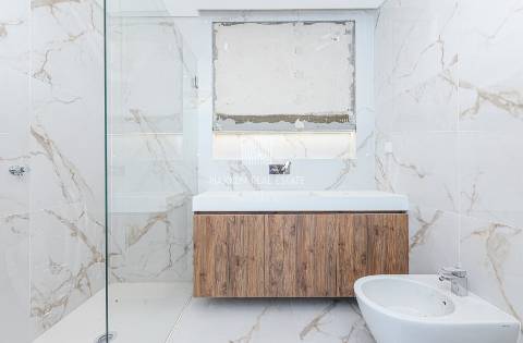 Apartamento T3+1 novo com Mezaninne  na vila de Carcavelos