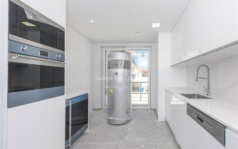 Apartamento T3 a estrear na Vila de Carcavelos