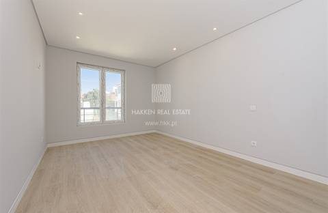 Apartamento T3 a estrear na Vila de Carcavelos