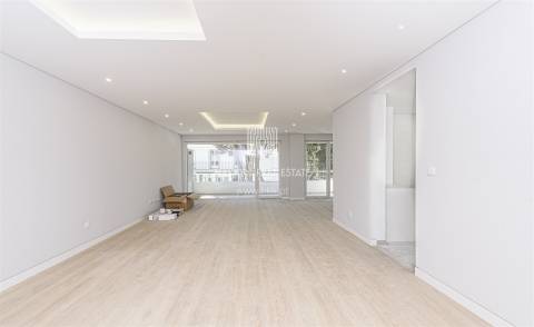 Apartamento T3 a estrear na Vila de Carcavelos