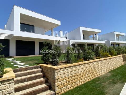 Moradia T4 nova  isolada em Murches