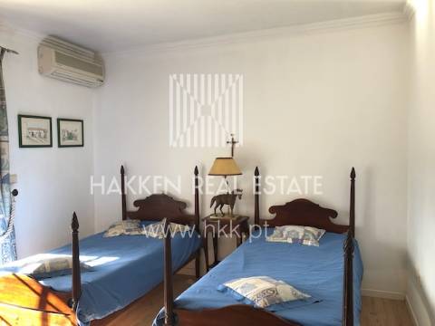 Apartamento T2 em Condomínio com piscina