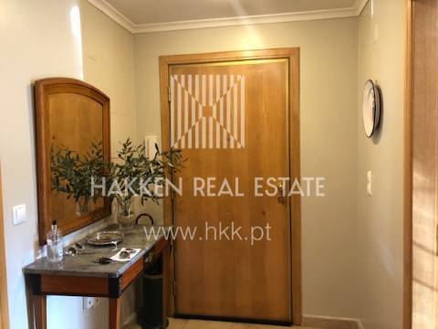 Apartamento T2 em Condomínio com piscina