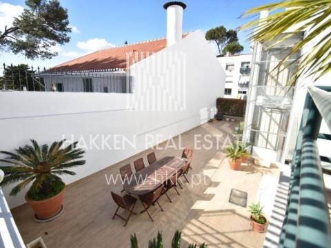 Moradia T7 com quatro suites e piscina