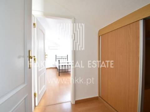 Moradia T7 com quatro suites e piscina