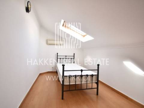 Moradia T7 com quatro suites e piscina