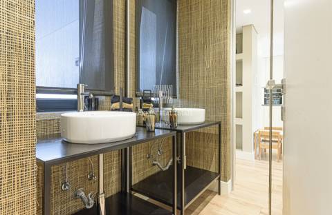 Moradia T4 remodelada no bairro da Martinha