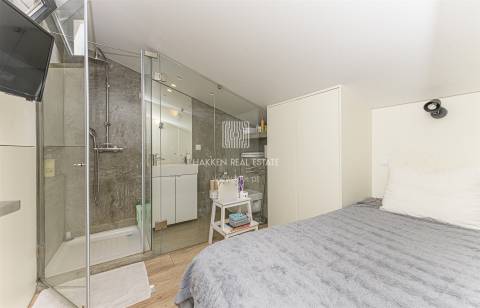 Moradia T4 remodelada no bairro da Martinha