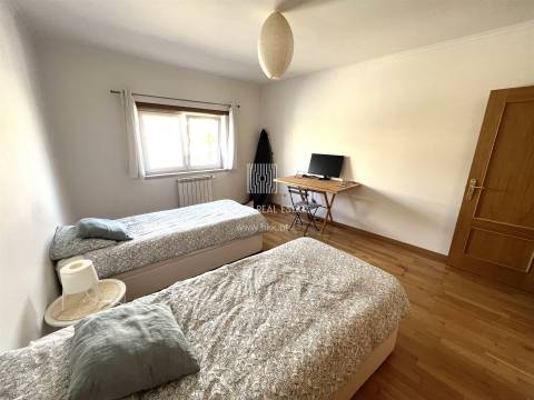 Apartamento T2 na Ericeira com vista frontal de mar