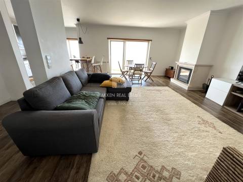 Apartamento T2 na Ericeira com vista frontal de mar