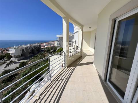 Apartamento T2 na Ericeira com vista frontal de mar