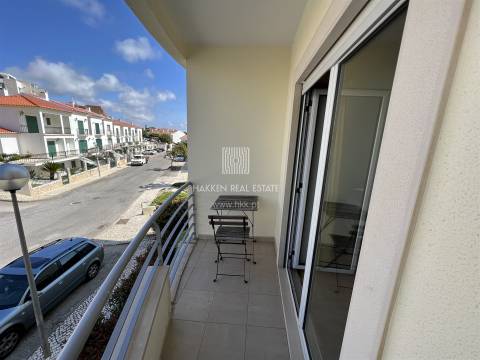 Apartamento T2 na Ericeira com vista frontal de mar