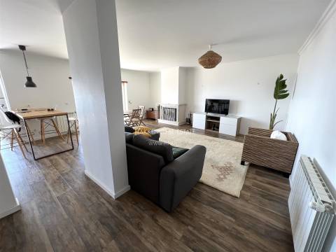 Apartamento T2 na Ericeira com vista frontal de mar