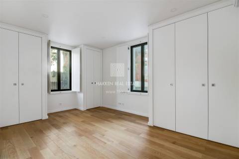 Apartamento T3 duplex no Monte Estoril com vista mar