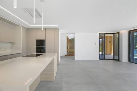 Moradia Contemporânea T6 em Castelo de Bode com doca privada