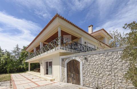 Moradia T4 na Quinta da Beloura a 200m do Tasis Internacional school