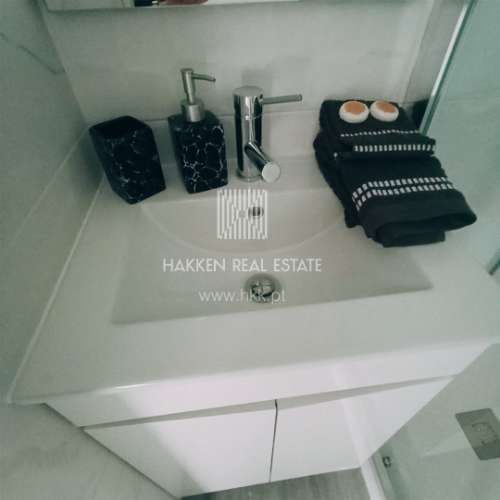 Apartamento T1+1 com logradouro de 28,5m2