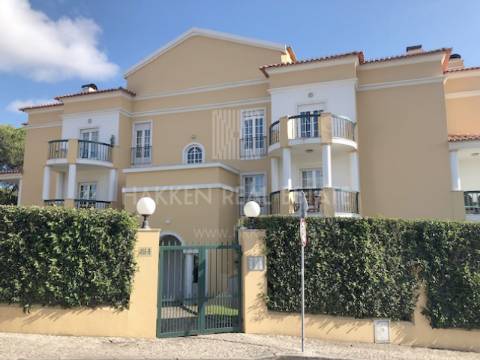 Apartamento T2 em Condomínio com piscina