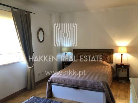 Apartamento T2 em Condomínio com piscina