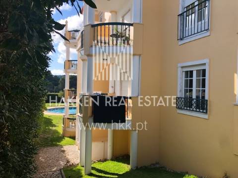 Apartamento T2 em Condomínio com piscina