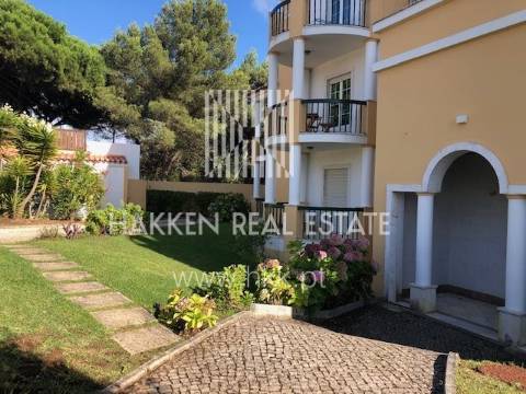 Apartamento T2 em Condomínio com piscina