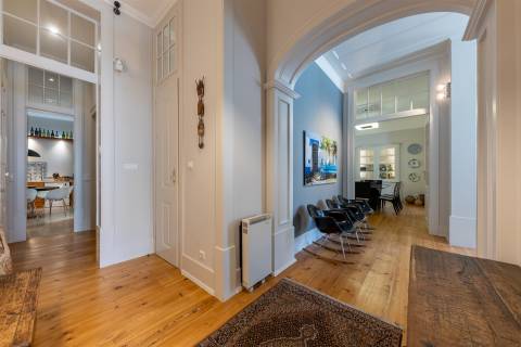 Apartamento T4 de luxo no coração do Chiado