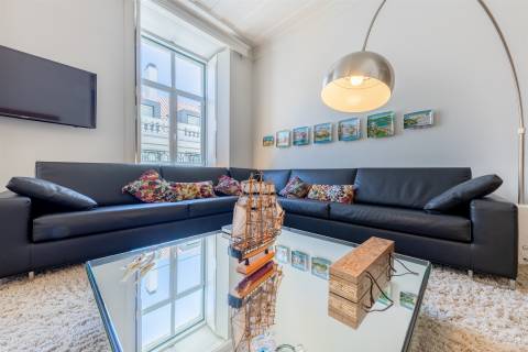 Apartamento T4 de luxo no coração do Chiado