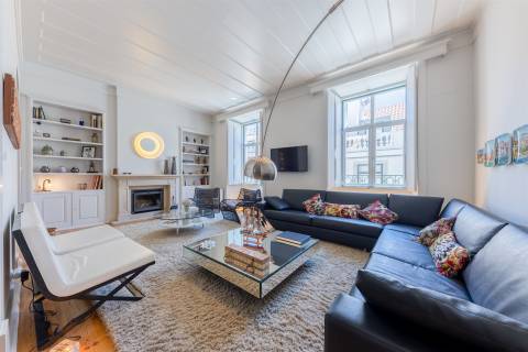Apartamento T4 de luxo no coração do Chiado