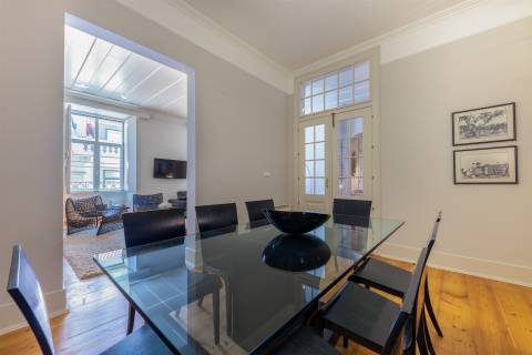 Apartamento T4 de luxo no coração do Chiado