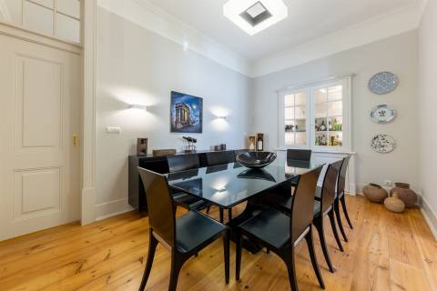 Apartamento T4 de luxo no coração do Chiado