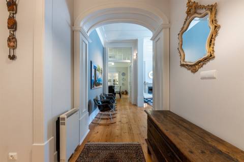 Apartamento T4 de luxo no coração do Chiado