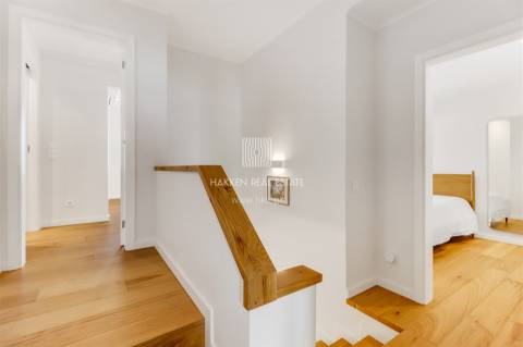 Moradia T4 na Parede com vista mar