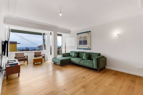 Moradia T4 na Parede com vista mar