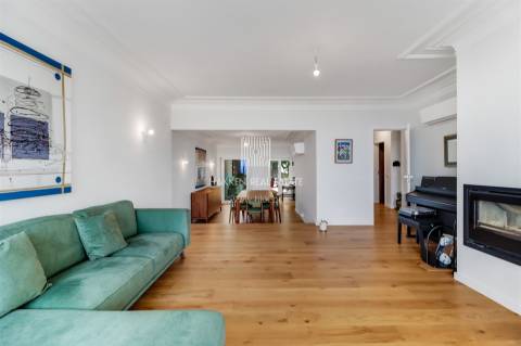 Moradia T4 na Parede com vista mar