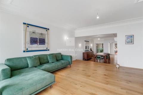 Moradia T4 na Parede com vista mar