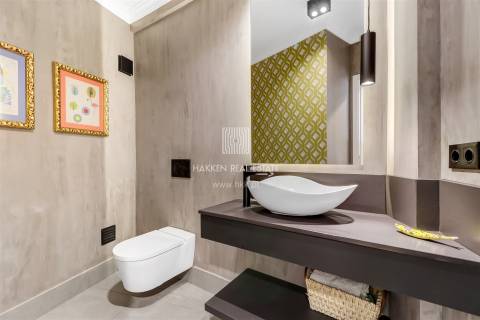 Moradia T4 na Parede com vista mar