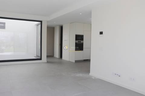 Moradia Geminada T2 Venda em Quarteira,Loulé