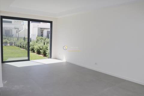 Moradia Geminada T2 Venda em Quarteira,Loulé