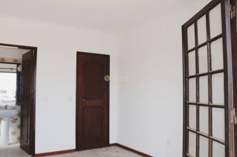 Moradia Geminada T4 Venda em Quarteira,Loulé