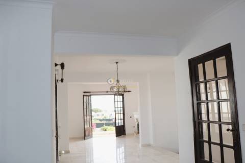 Moradia Geminada T4 Venda em Quarteira,Loulé