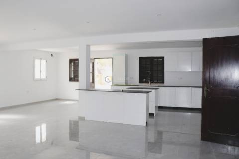 Moradia Geminada T4 Venda em Quarteira,Loulé