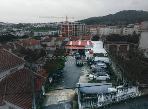 Armazém  Venda em Vila Nova de Famalicão e Calendário,Vila Nova de Famalicão