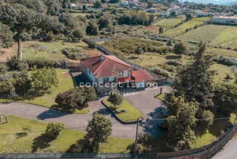 Moradia T3+1 Venda em Oliveira (Santa Maria),Vila Nova de Famalicão