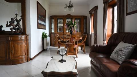 Moradia T3+1 Venda em Oliveira (Santa Maria),Vila Nova de Famalicão