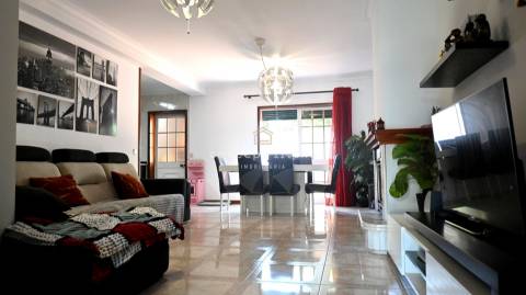 Moradia em Banda T3 Venda em Gondar,Guimarães